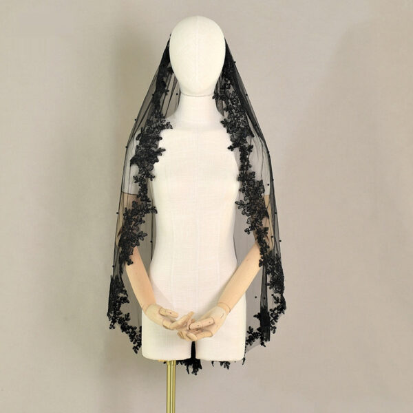 Exquisite Lace Black Veil Pearl Bridal Veil - Image 4
